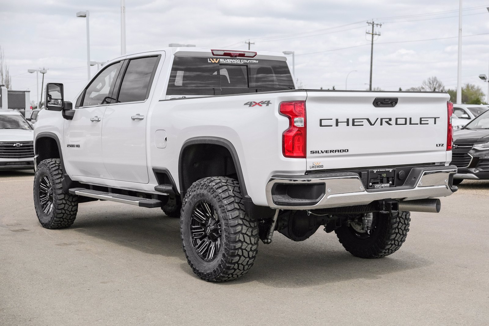 new-2020-chevrolet-silverado-2500hd-ltz-5in-lift-22in-fuel-wheels