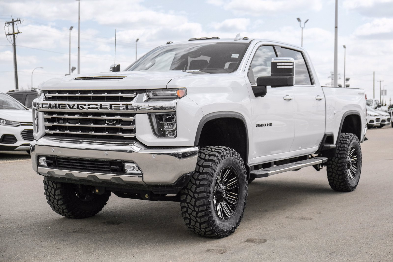 new-2020-chevrolet-silverado-2500hd-ltz-5in-lift-22in-fuel-wheels