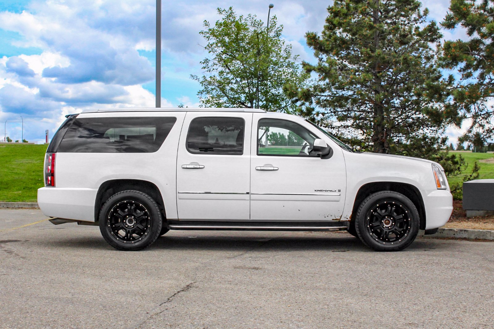 Pre-Owned 2009 GMC Yukon XL Denali 6.2L AWD Sport Utility