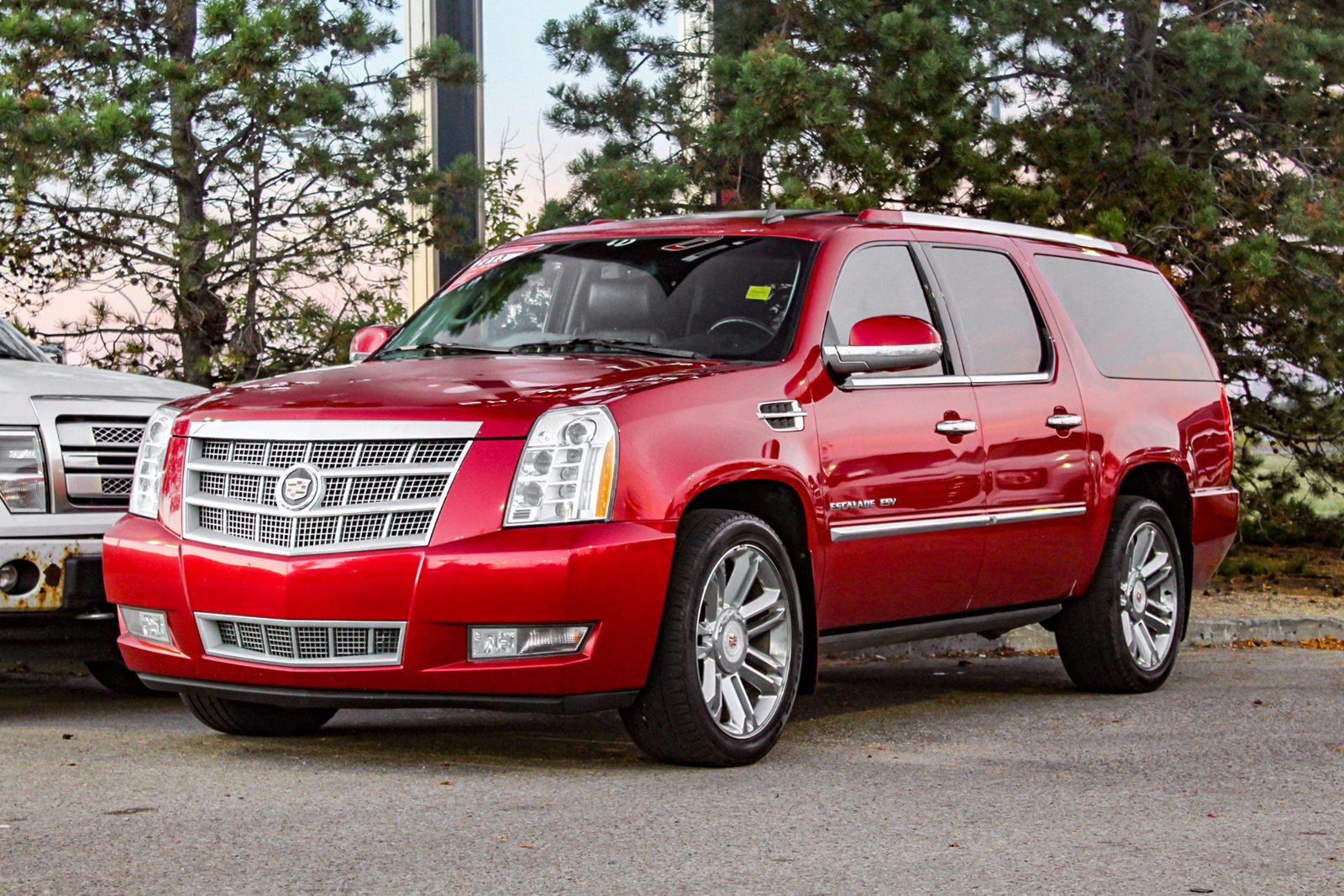 Pre-Owned 2013 Cadillac Escalade ESV Platinum 6.2L AWD AWD Sport Utility