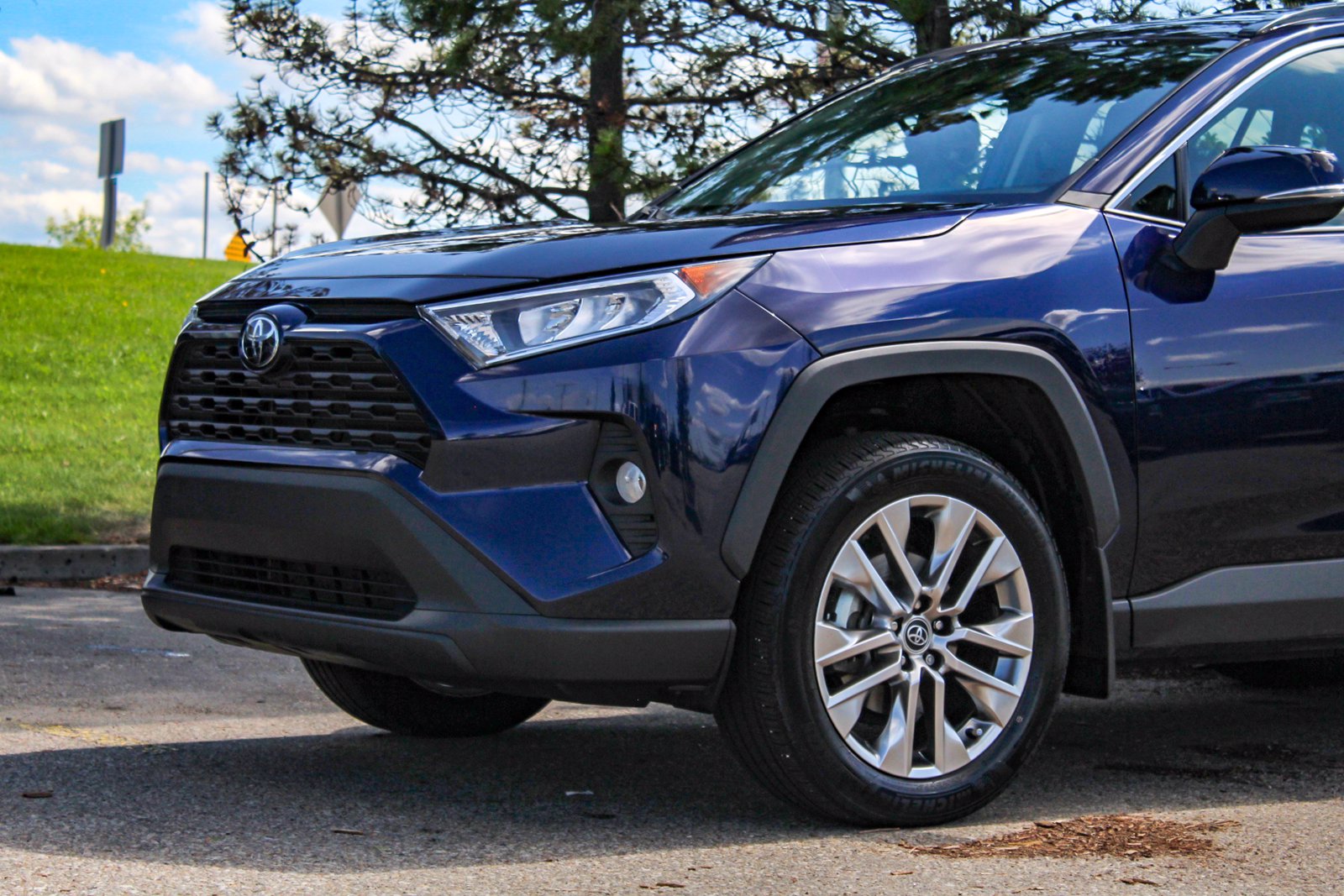 Certified Pre-Owned 2019 Toyota RAV4 XLE Premium AWD AWD Sport Utility