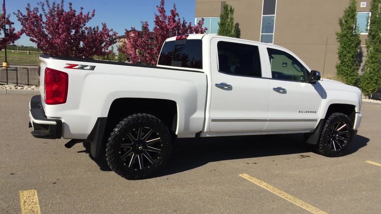 Certified Pre-Owned 2018 Chevrolet Silverado 1500 2LZ Z71 Custom Level Suspension/33 Tires/20